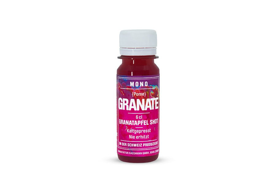 MONO Vitaminshot Granate vor weissen Hintergrund